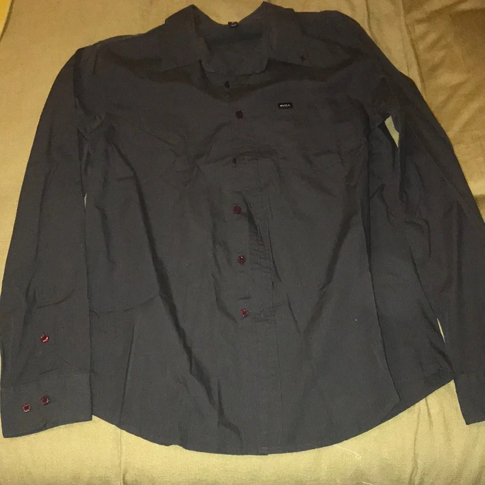 Rvca button down - Picture 1 of 4